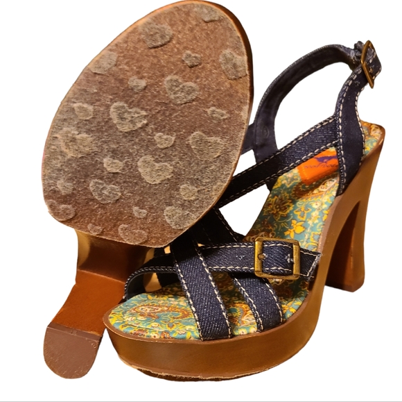 Rocket dog size 6M denim platform  heels - Picture 8 of 13